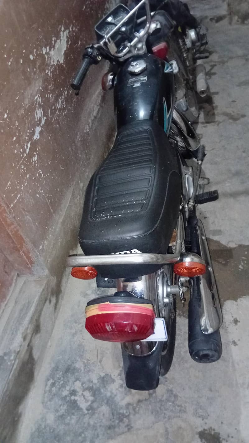 UNIQUE 125C 1