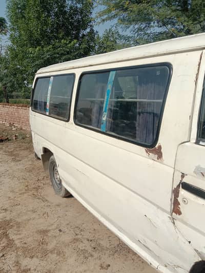 Nissan body & seats for sale 1993 model