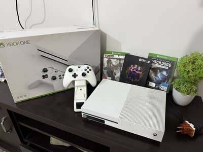Xbox one s with complete accessories