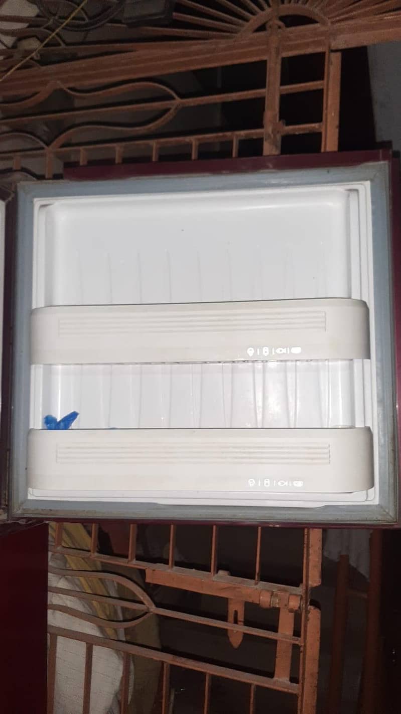 Orient Fridge Good Condition 7