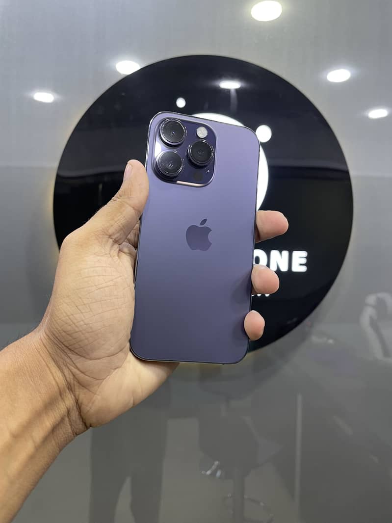 Apple iPhone 14 Pro Max 1
