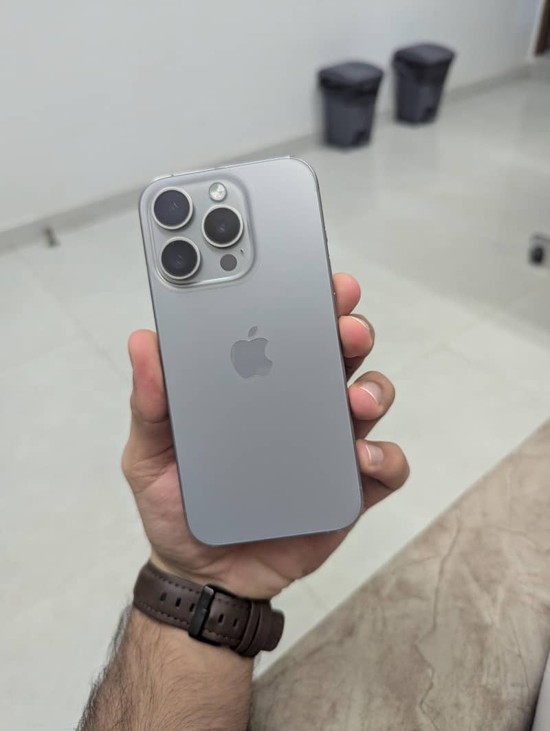 Apple iPhone 15 Pro 0