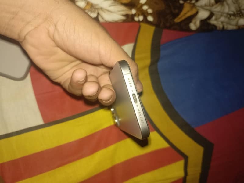 Apple iPhone 15 Pro Max 5