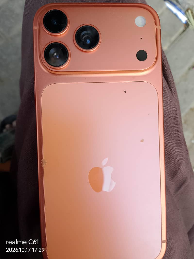 Apple iPhone 17 4