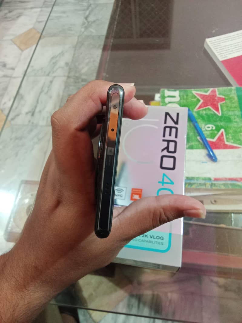 Infinix Zero 40 4
