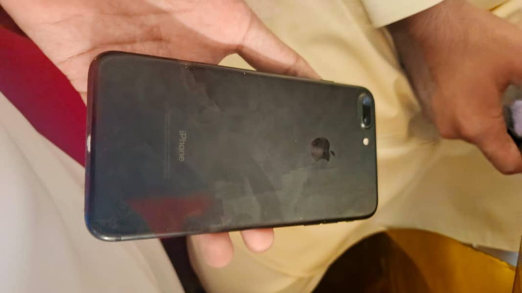 Apple iPhone 7 Plus 0