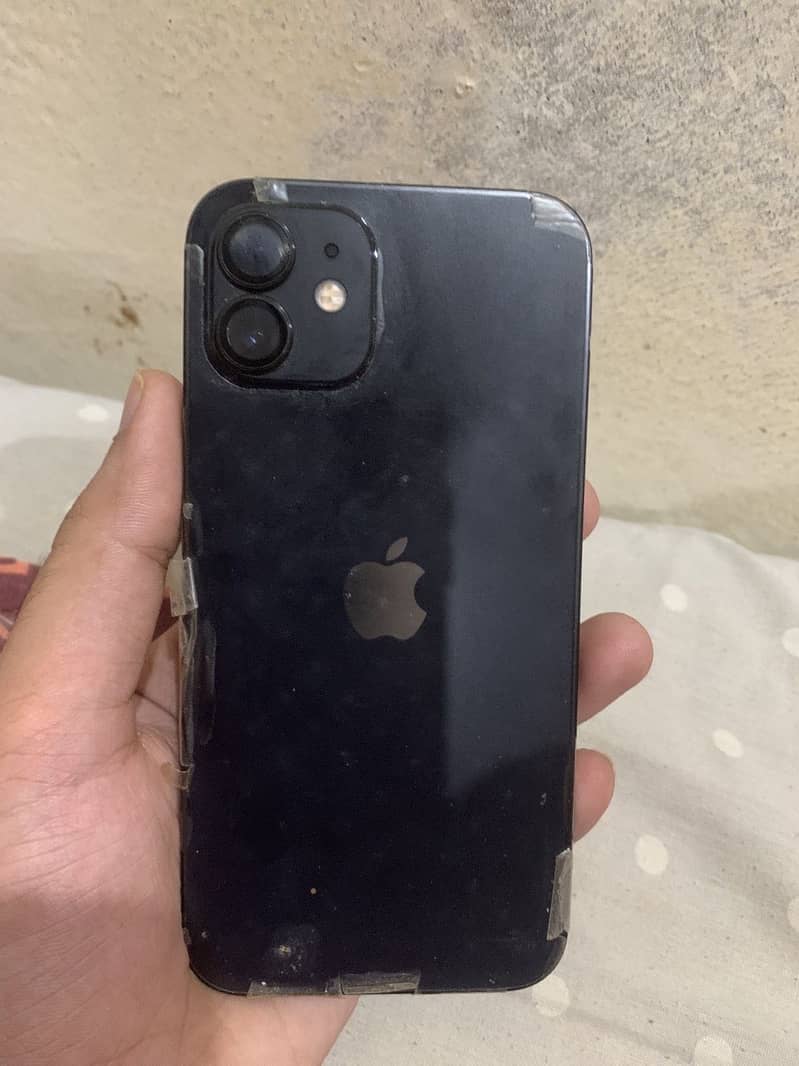 Apple iPhone 12 4