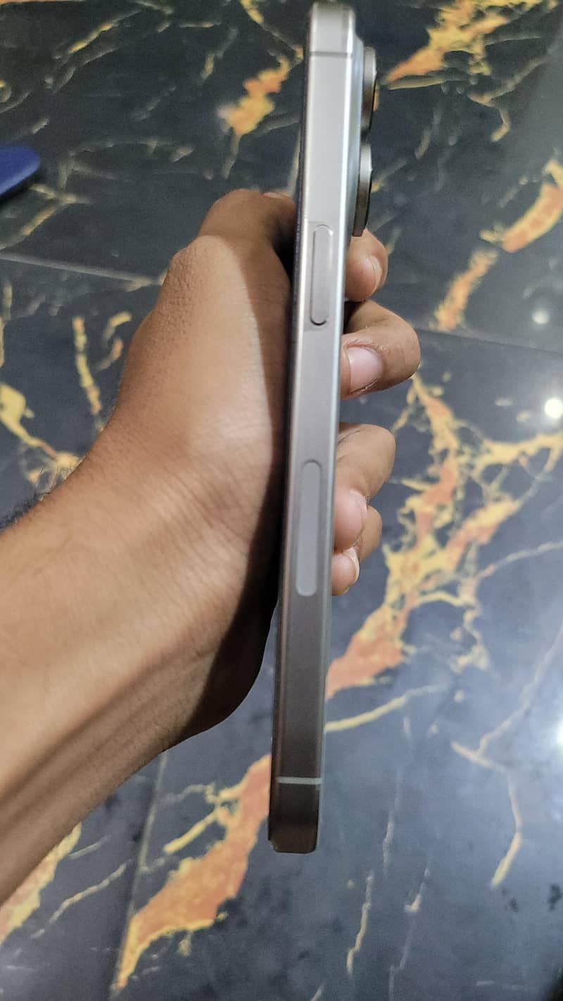 Apple iPhone 15 Pro Max 1