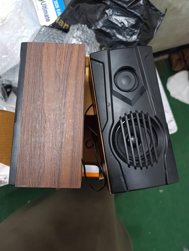USB speaker for LAPTOP/PS/COMPUTER 1