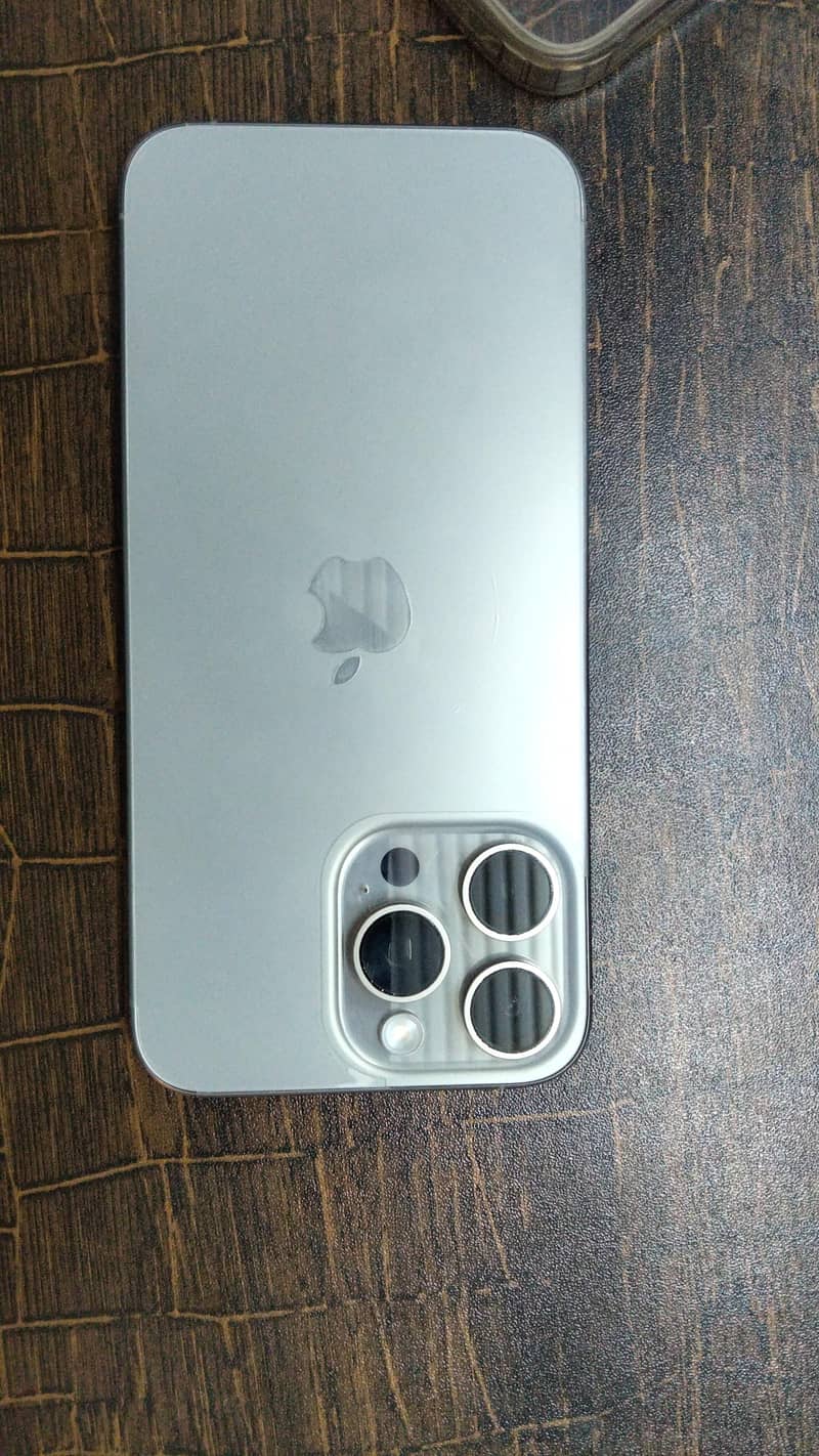 Apple iPhone 15 Pro Max 0