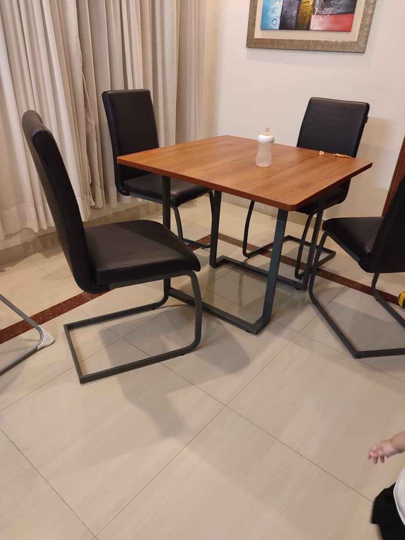 4 person dining table 1