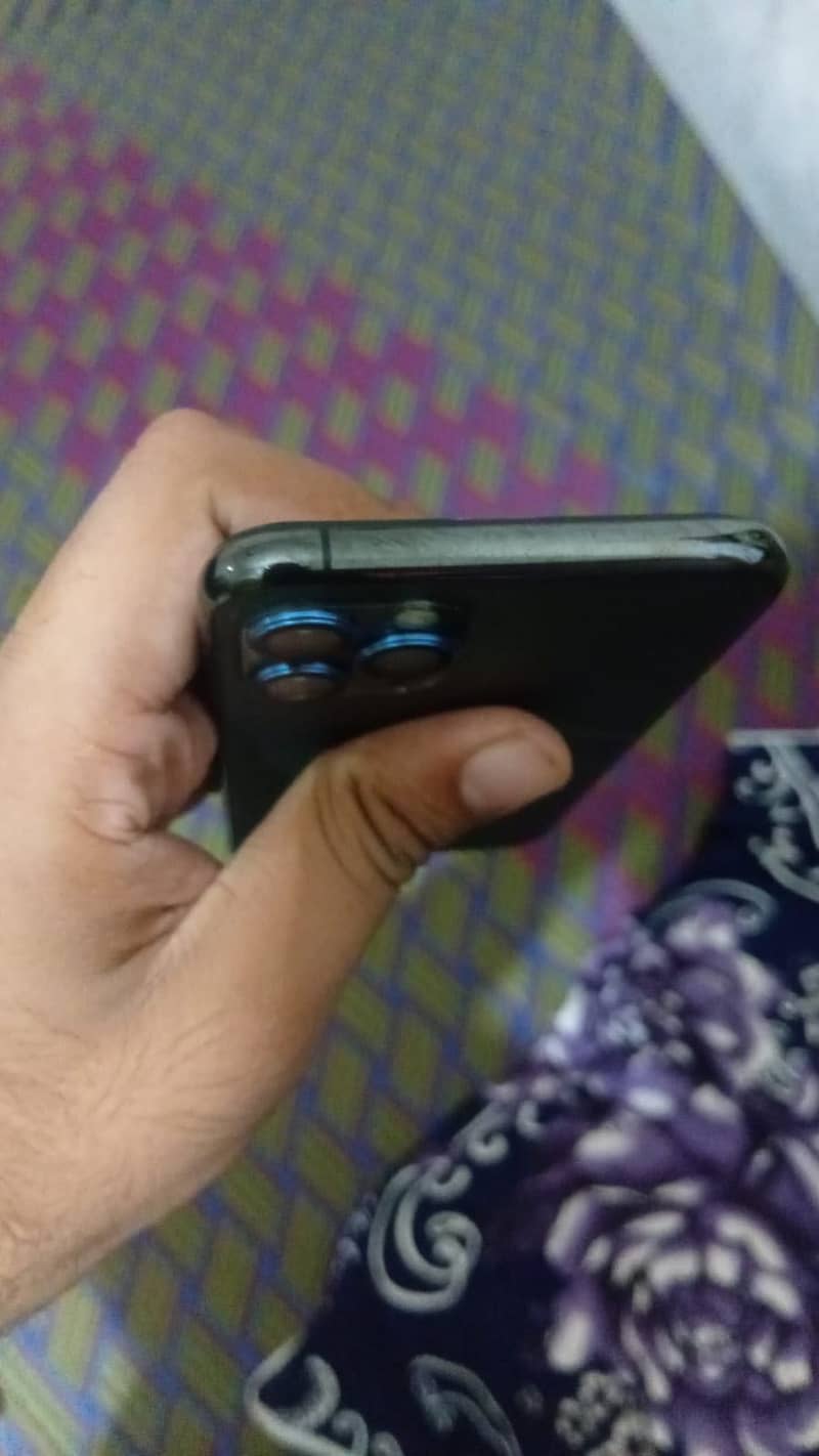 Apple iPhone 11 Pro 2