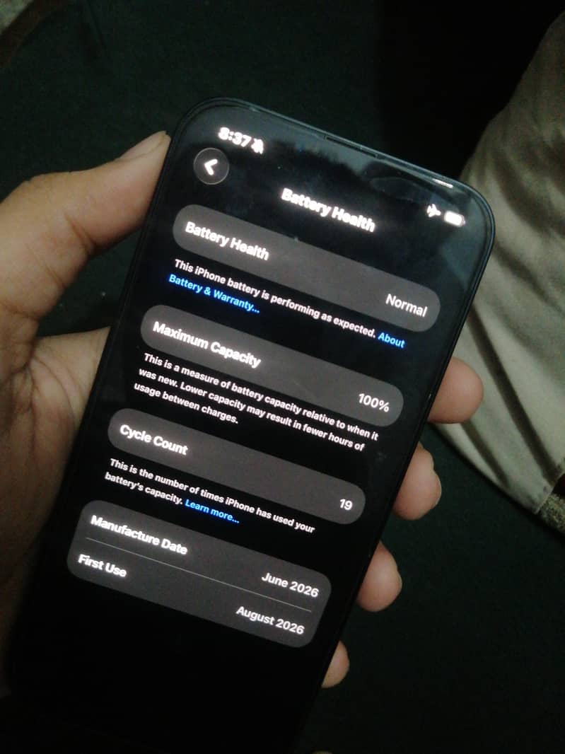 iPhone 16e jv 4