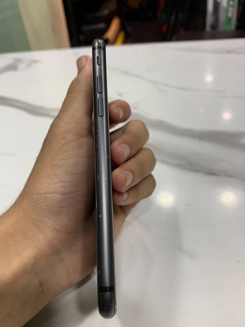 Apple iPhone 8 1
