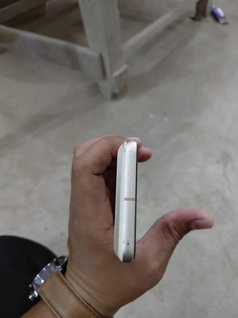 Google Pixel 8 2