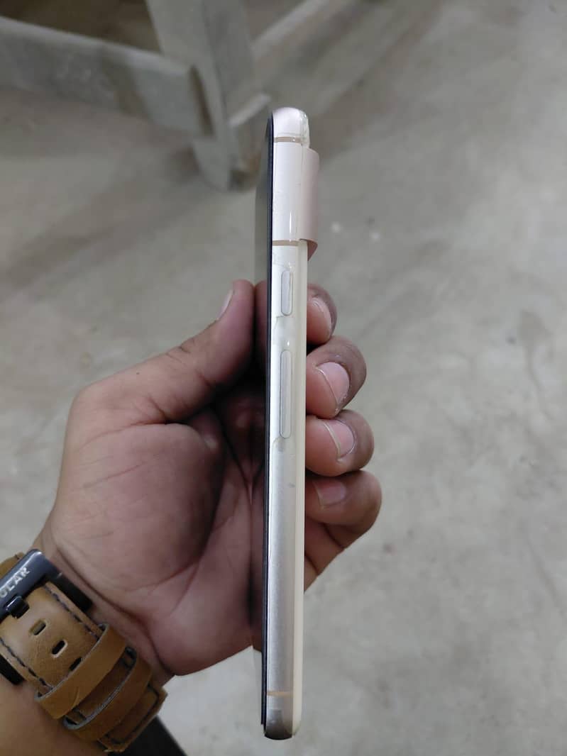 Google Pixel 8 3