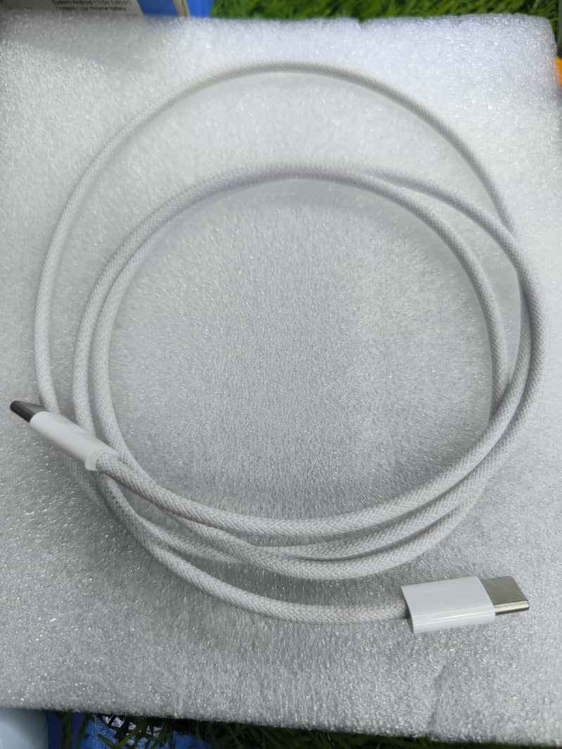 iPhone 17 pro original cable 0