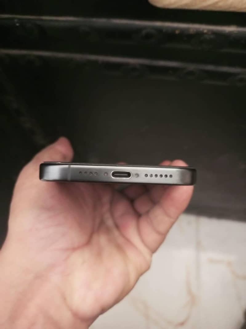 Apple iPhone 15 Pro Max 7