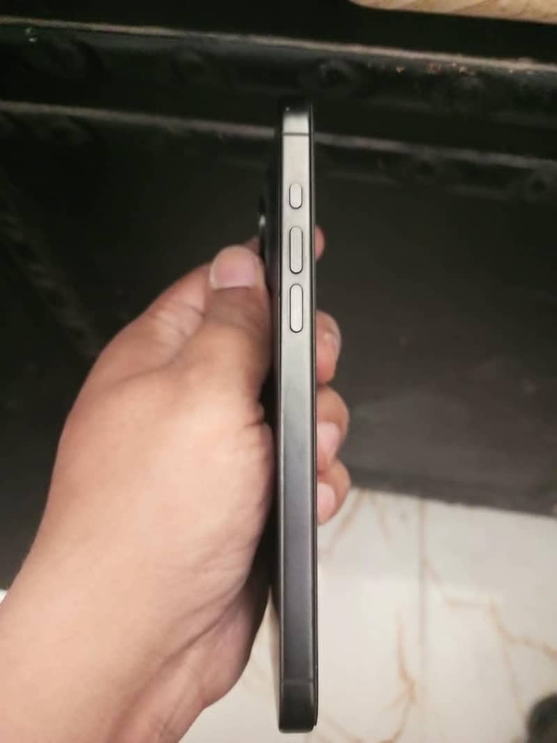 Apple iPhone 15 Pro Max 8