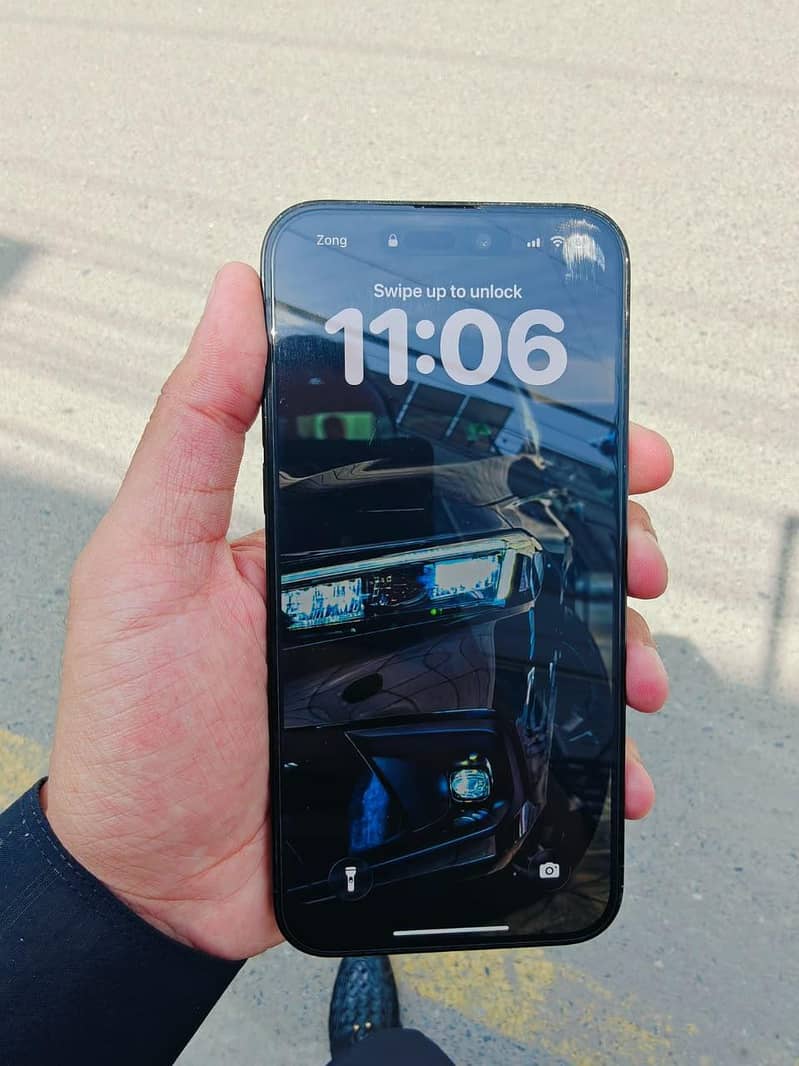 Apple iPhone 14 Pro Max 1
