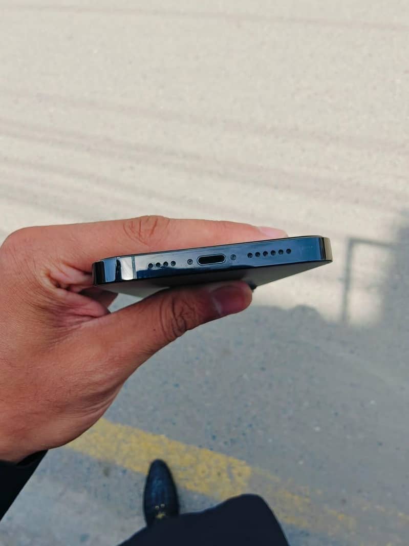 Apple iPhone 14 Pro Max 4