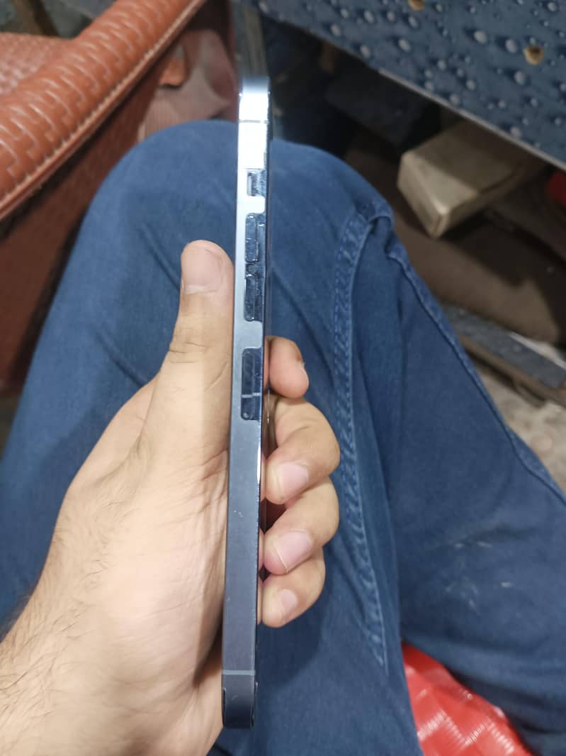 Apple iPhone 13 Pro Max 5