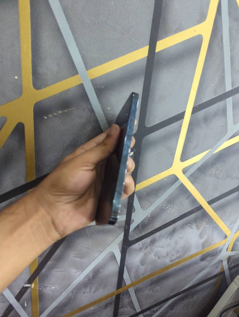 Apple iPhone 12 Pro 1