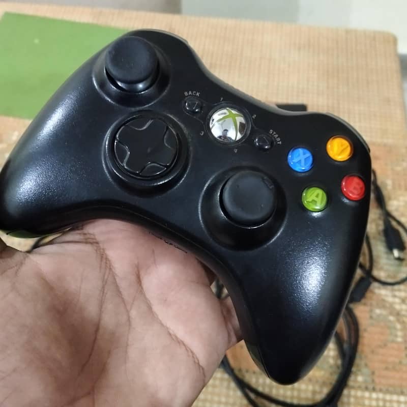 Xbox 360 slim with 2 controllers 3