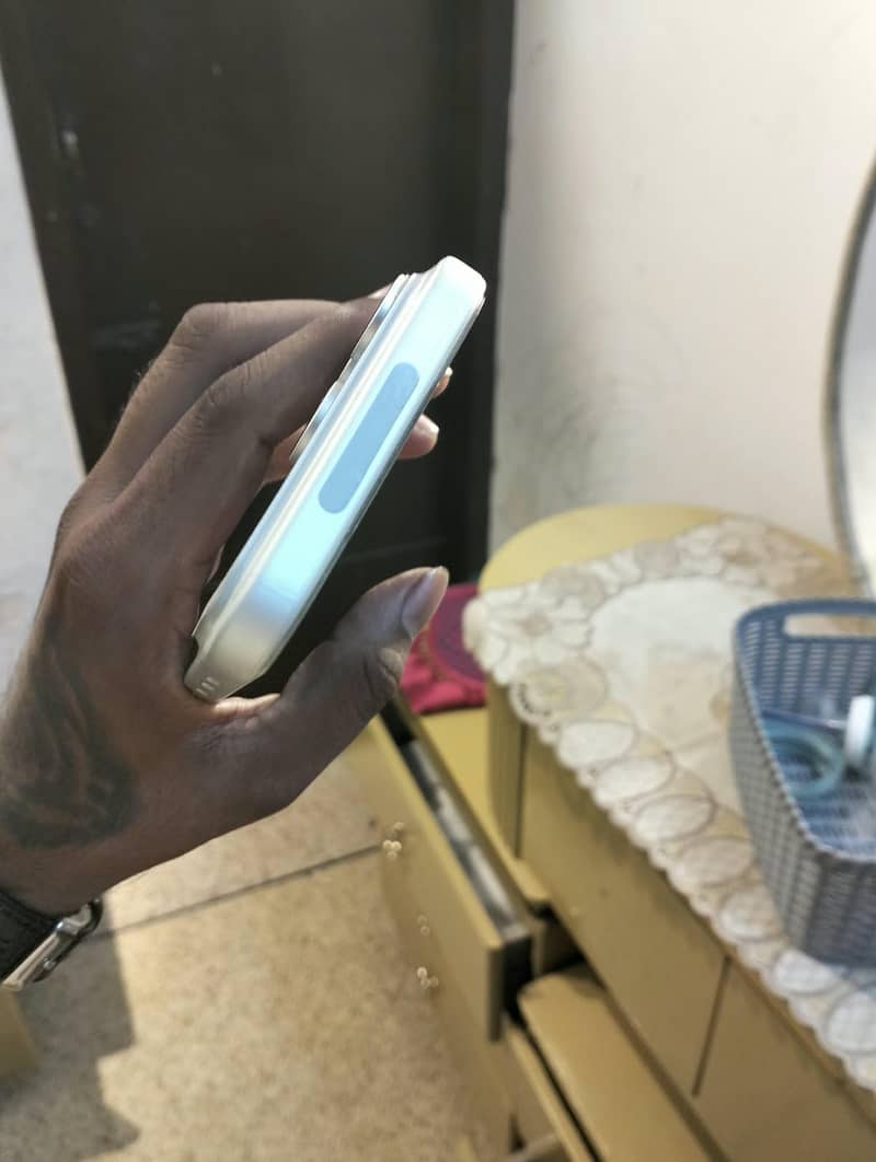 Apple iPhone 17 Pro Max 2