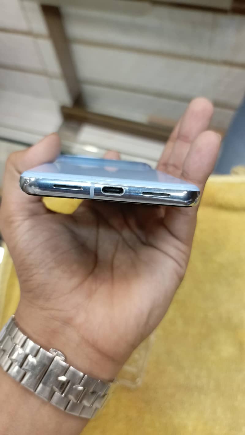 Google Pixel 8 Pro 2
