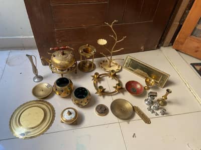 Vintage decorative items in Brass metal