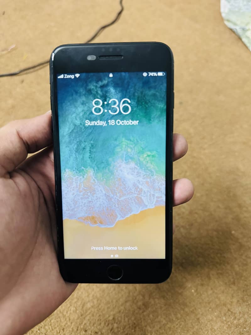 Apple iPhone 7 Plus 2