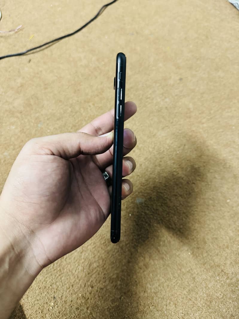 Apple iPhone 7 Plus 3