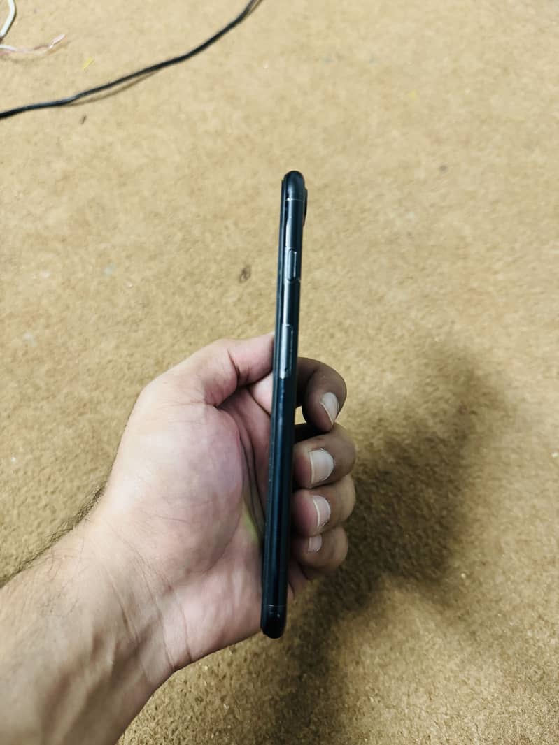 Apple iPhone 7 Plus 5