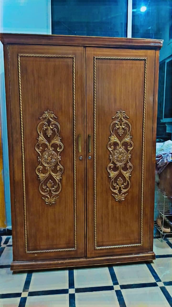 wardrobe 0
