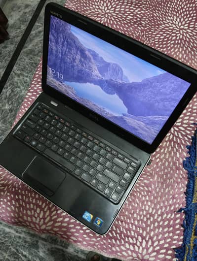 Dell Vostro i3 laptop for sale @ 25000