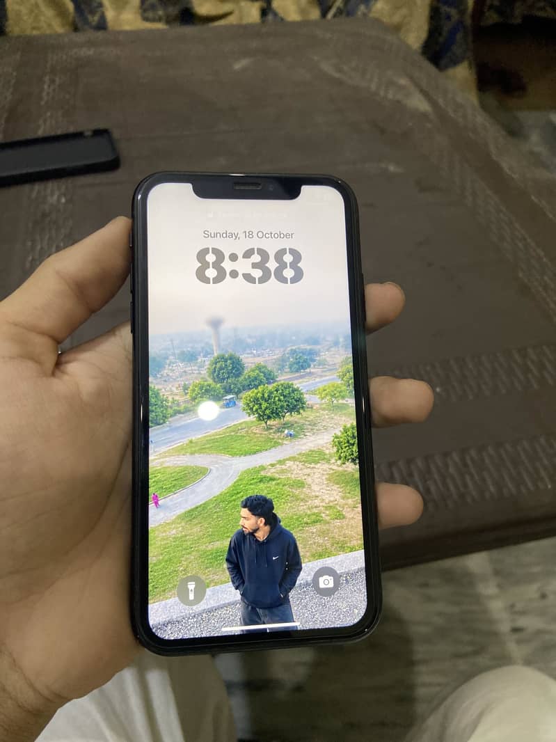 Apple iPhone XR 1