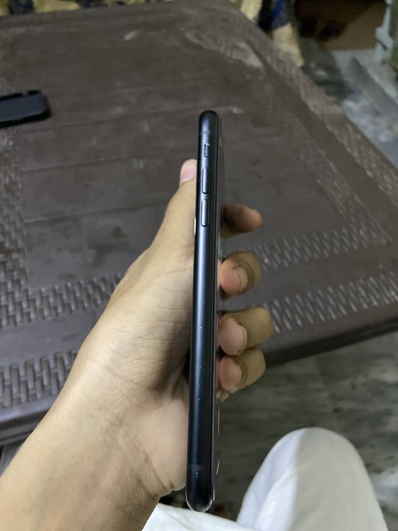 Apple iPhone XR 6