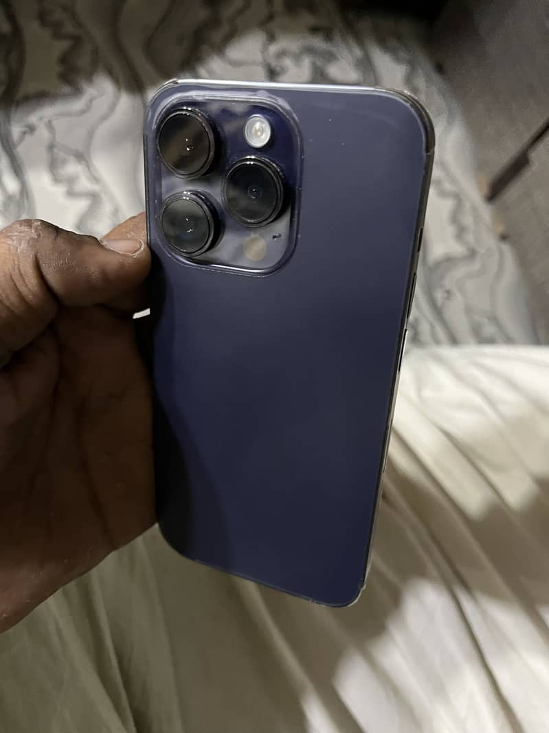 Apple iPhone 14 Pro 1