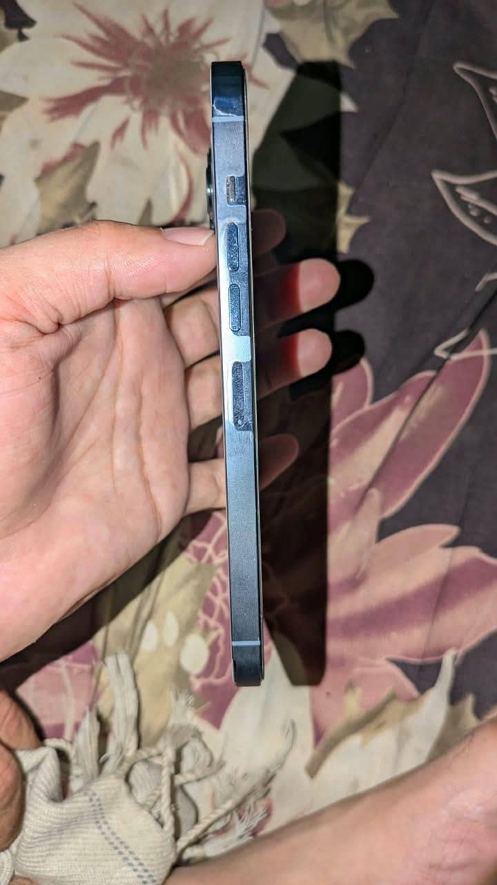 Apple iPhone 13 Pro Max 8