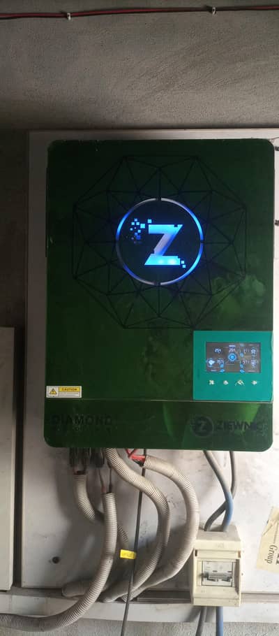 Ziewnic Diamond Series Hybrid Solar Inverter - Excellent Condition