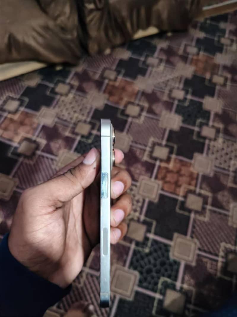 Apple iPhone 13 Pro 0
