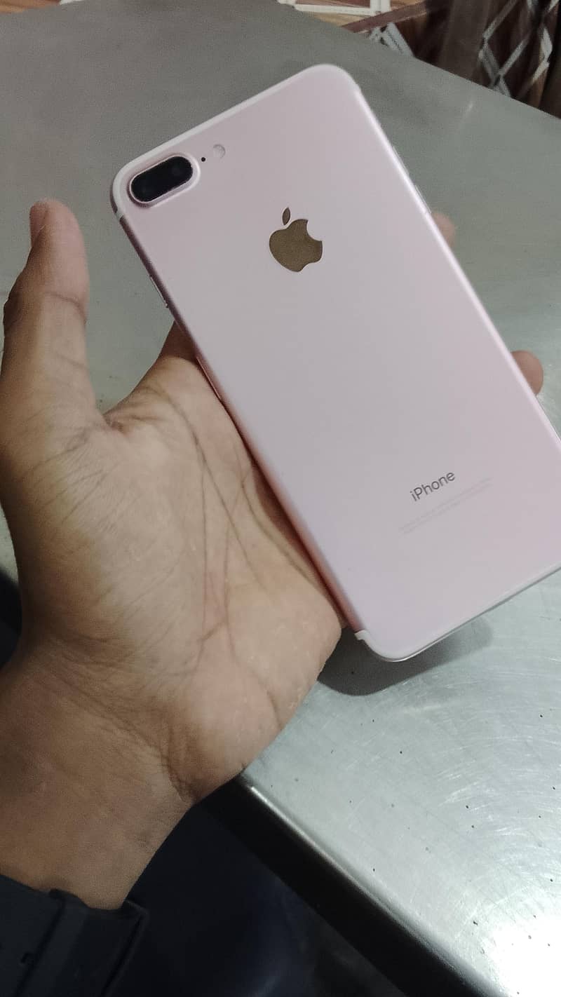 Apple iPhone 7 Plus 3