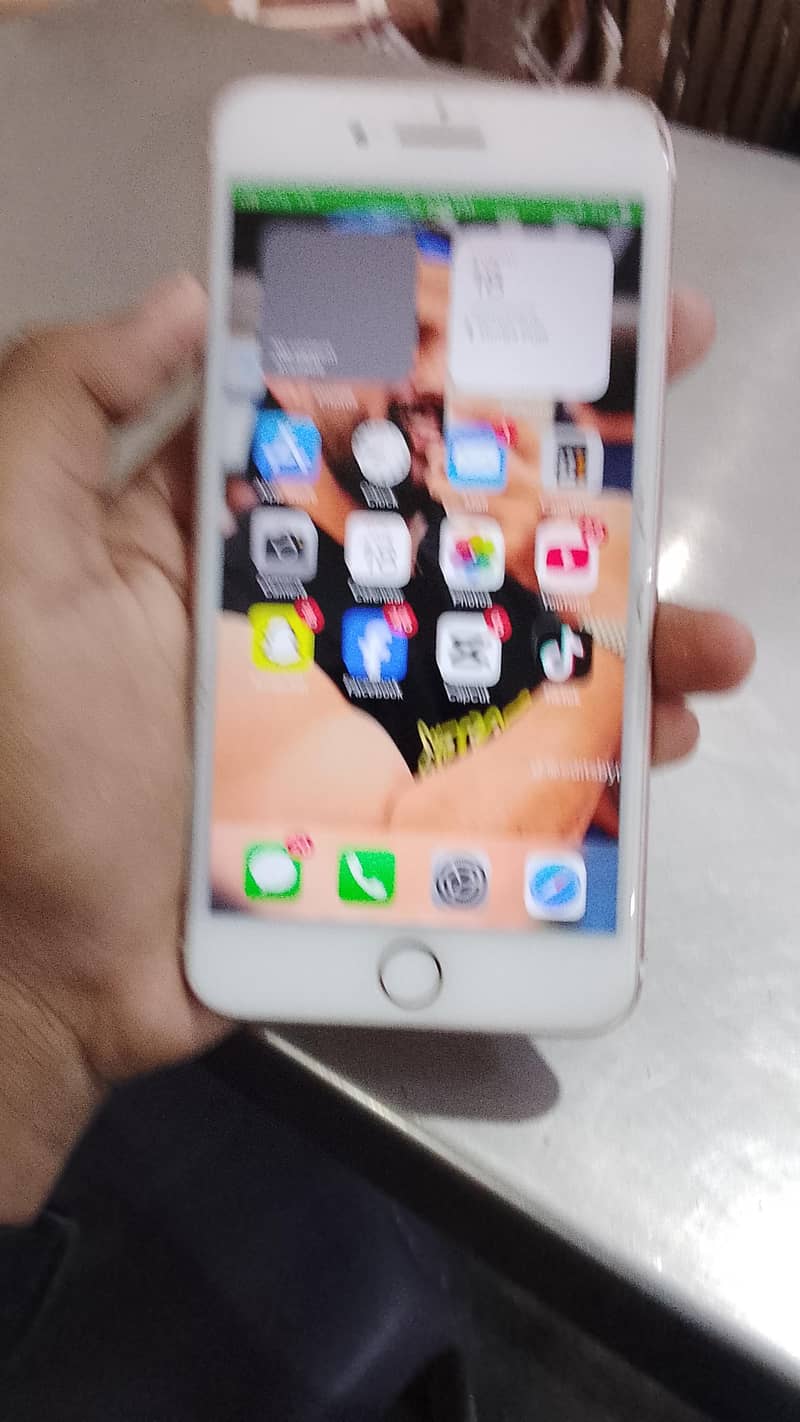 Apple iPhone 7 Plus 4