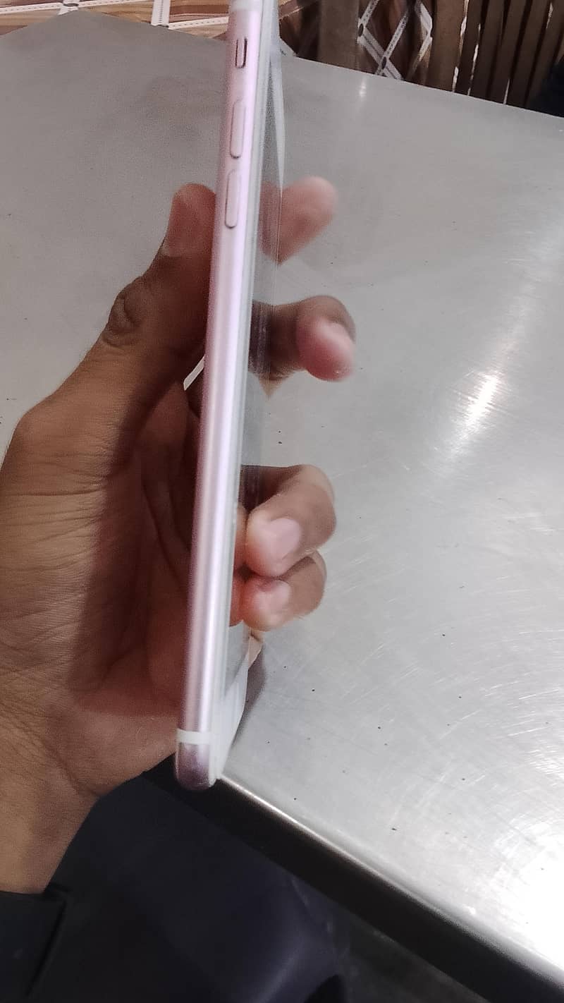 Apple iPhone 7 Plus 5