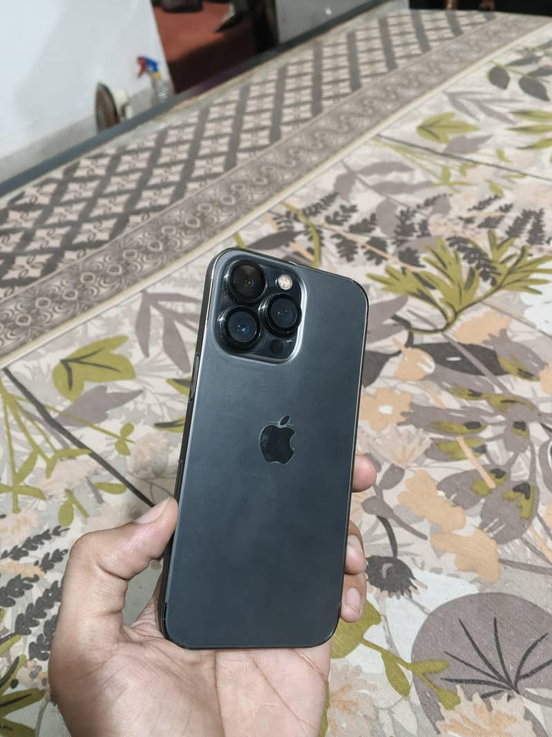 Apple iPhone 13 Pro 1