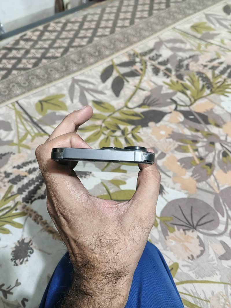 Apple iPhone 13 Pro 3