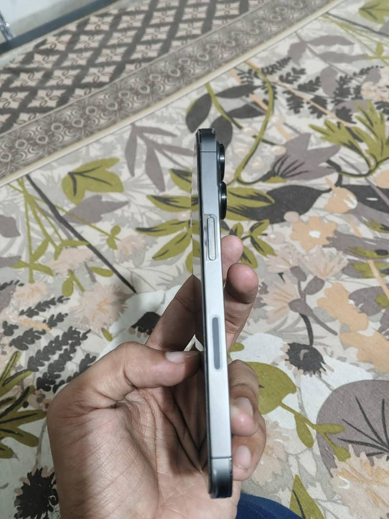 Apple iPhone 13 Pro 4