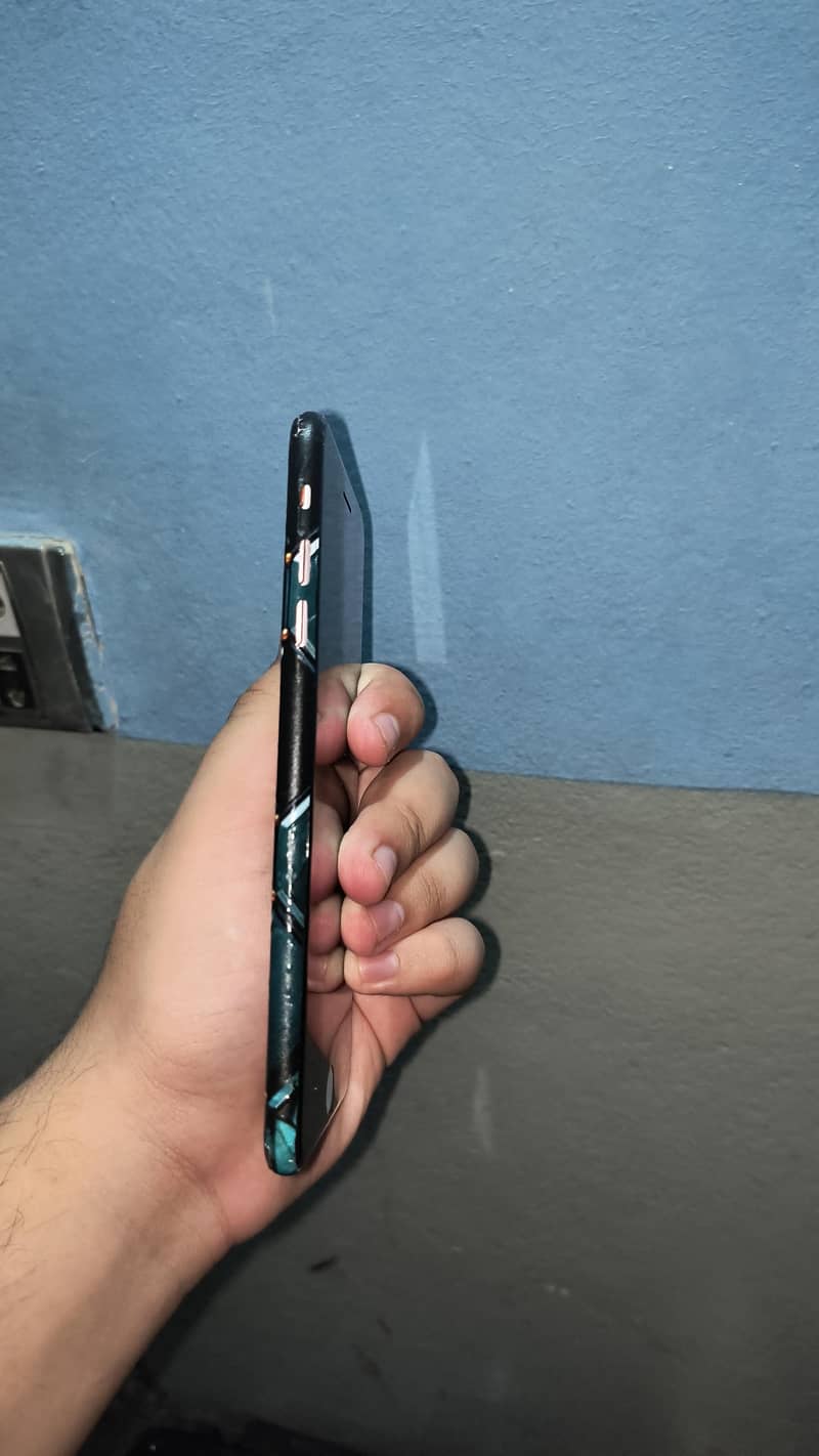 Apple iPhone 7 Plus 2