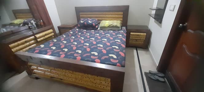 King Size bed and dressing table